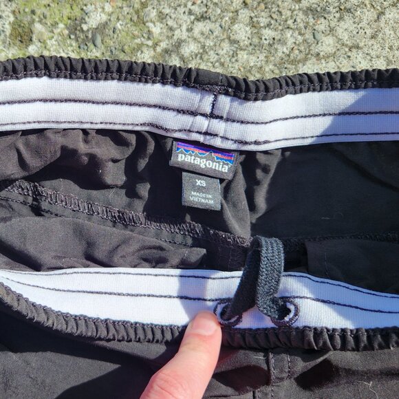 Four Patagonia Baggies Shorts - Picture 10 of 14